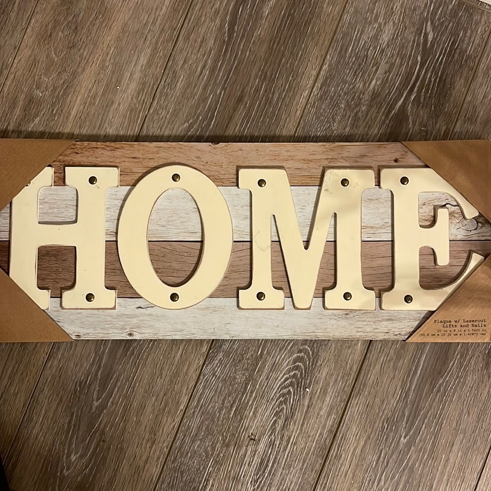“Home” plaque Wall Decor